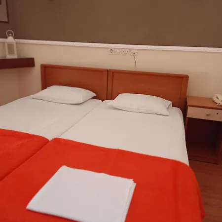 Hotel Efstratios 2*