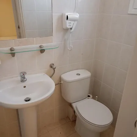 Efstratios Hotell